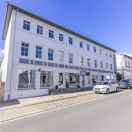 - 2 Im Appartementhaus Hafenriff * Sassnitz